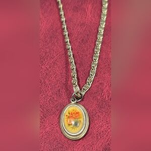 Avon Oval Floral Pendant Necklace